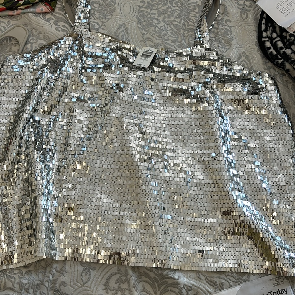 Show shopper, silver sequence tank top